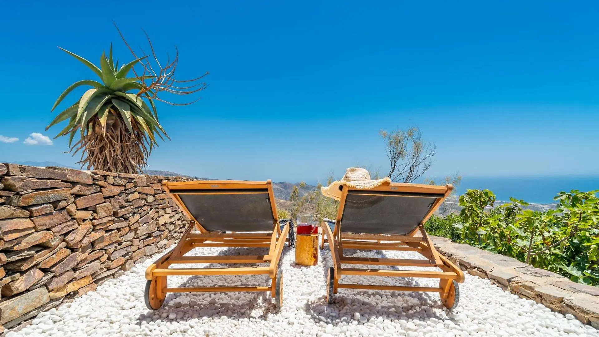 Casa Siempre Bed & Breakfast Sayalonga Spain