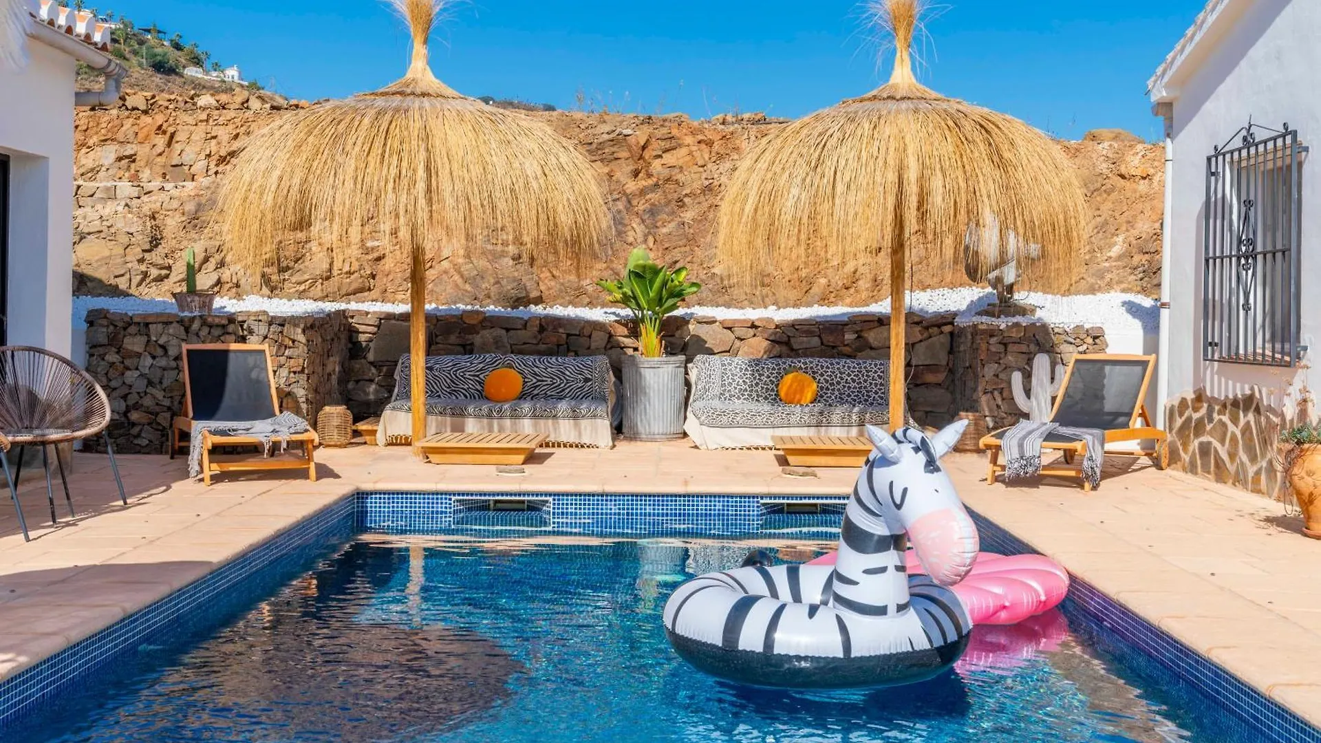 Casa Siempre Bed & Breakfast Sayalonga Spain