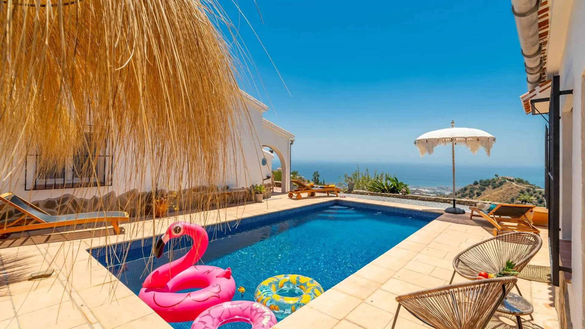 Casa Siempre Bed & Breakfast Sayalonga 0*,  Spain